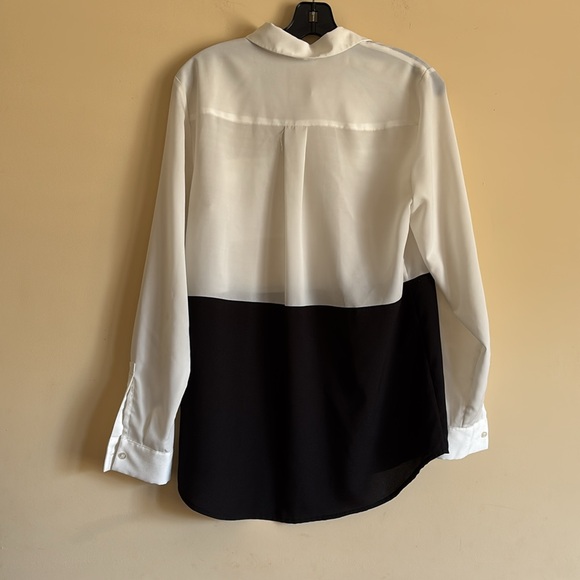 Calvin Klein Black and White Color Block Button Up Top Size Medium - Picture 2 of 7